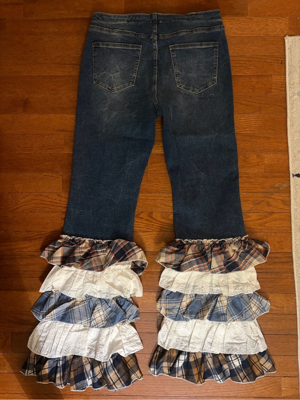 🚨👖🚨NWT AMAZING OLI & HALI LACE-UP RUFFLE STATEMENT JEANS | SIZE M | RETAIL $1 - Picture 9 of 10